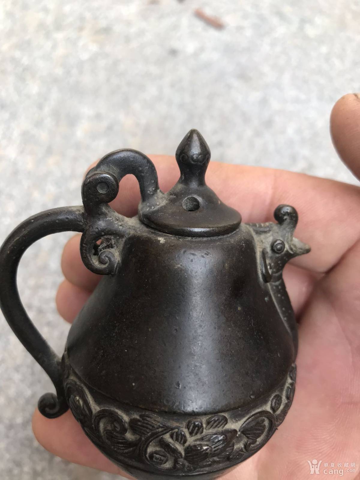 文房缠枝莲纹铜砚滴水滴