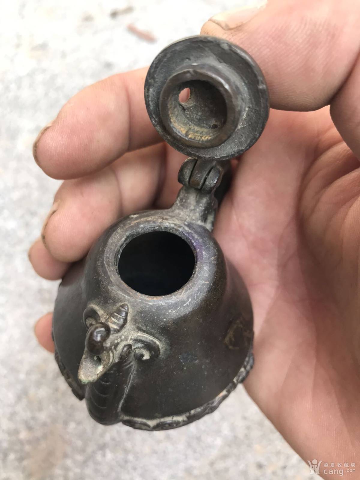 文房缠枝莲纹铜砚滴水滴