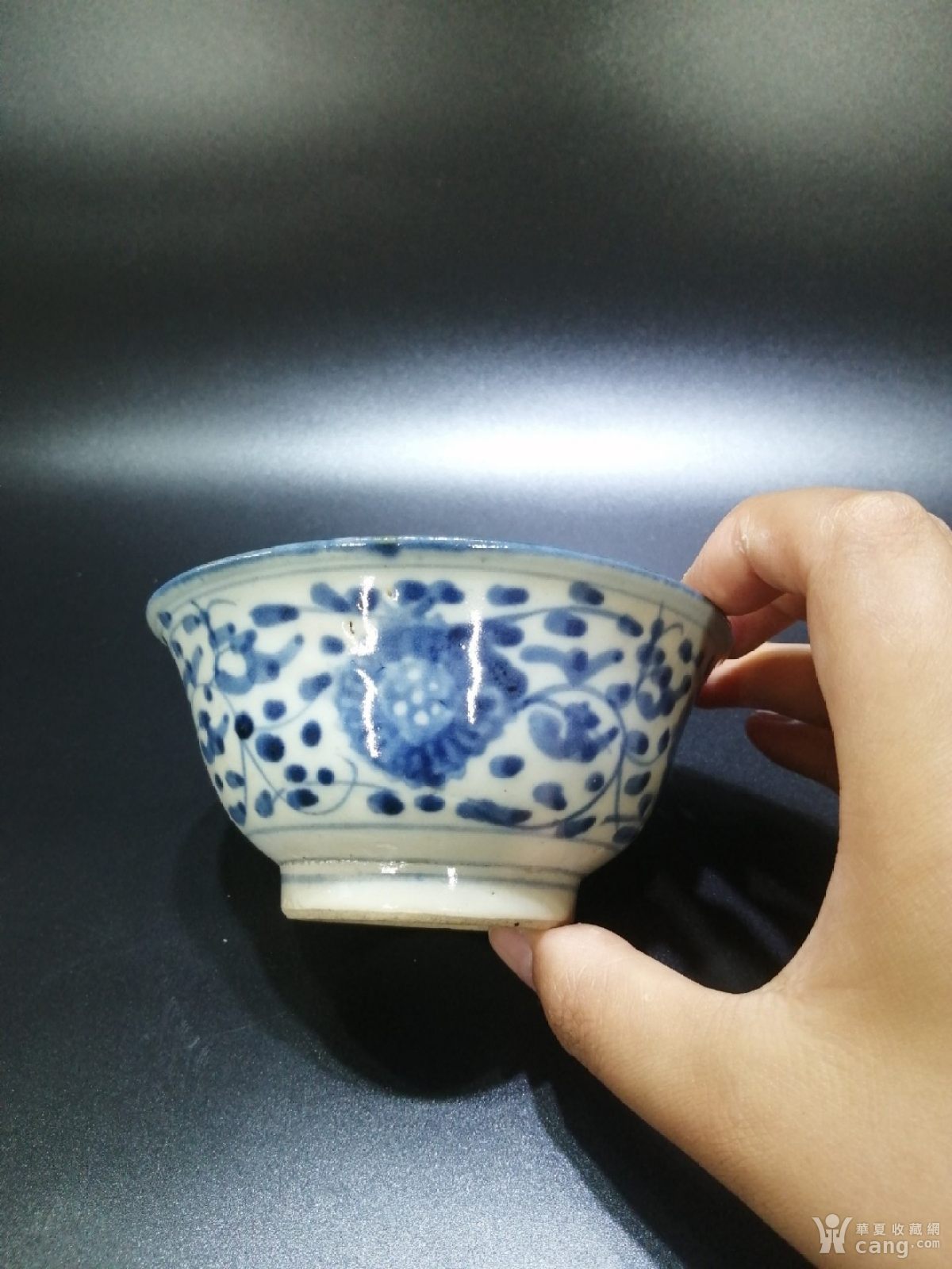 清康熙缠枝牡丹纹饰茶碗