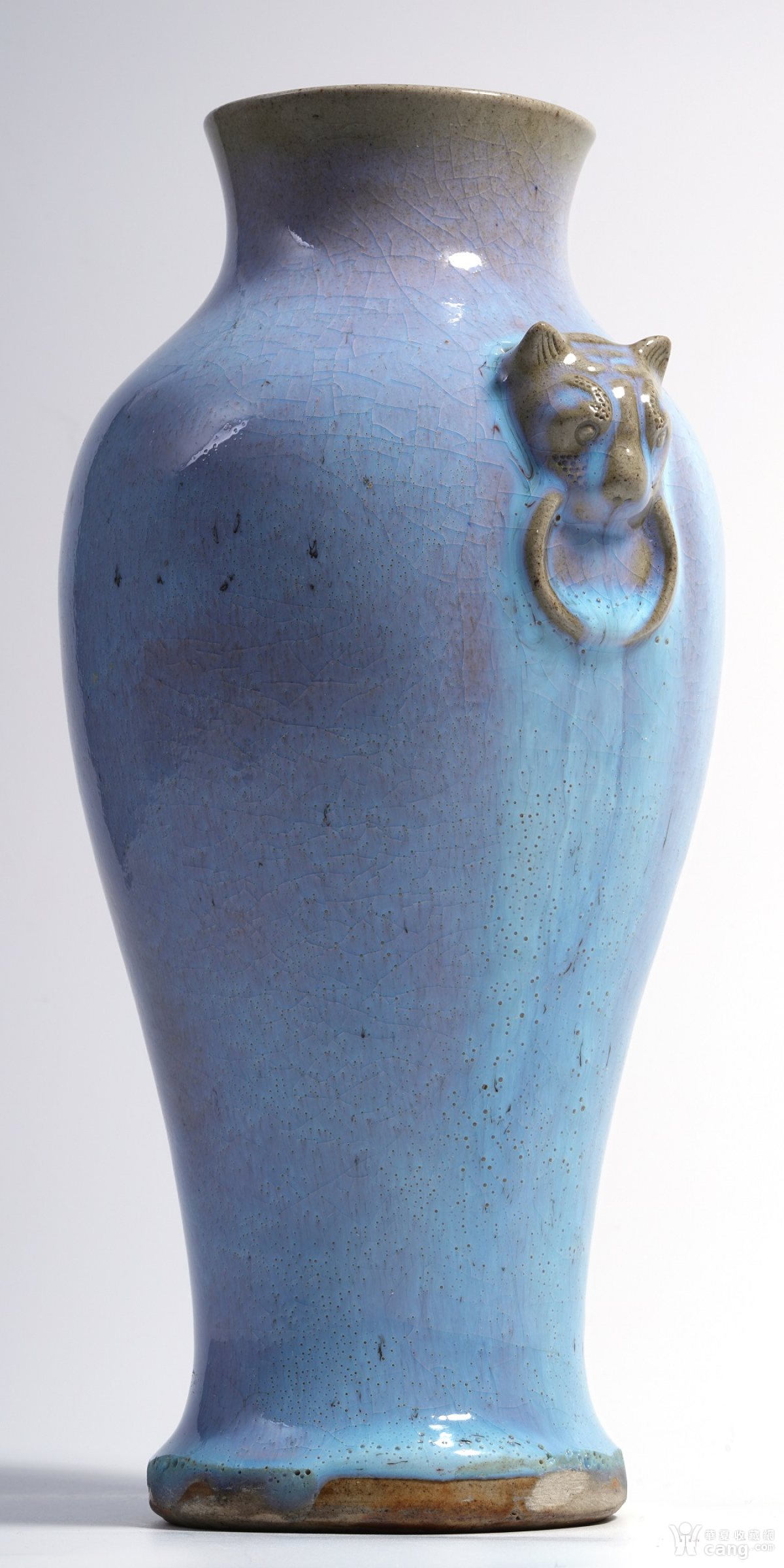 清 宜钧天蓝釉铺首衔环观音瓶