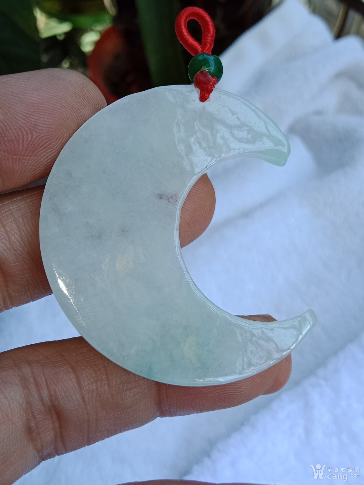 翡翠冰种1832-a5阳绿月牙扣挂件(送证书)