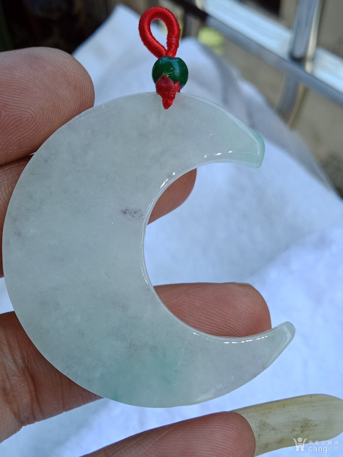 翡翠冰种1832-a5阳绿月牙扣挂件(送证书)