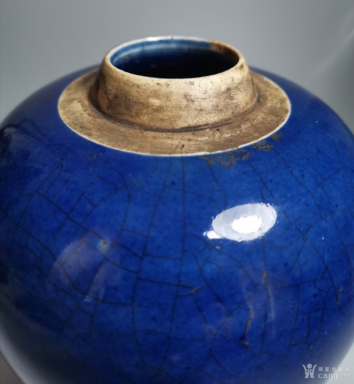 瓷器 清 清中期宝石蓝釉罐 年代 :清 风格技法 :青花/釉里红 适用对象