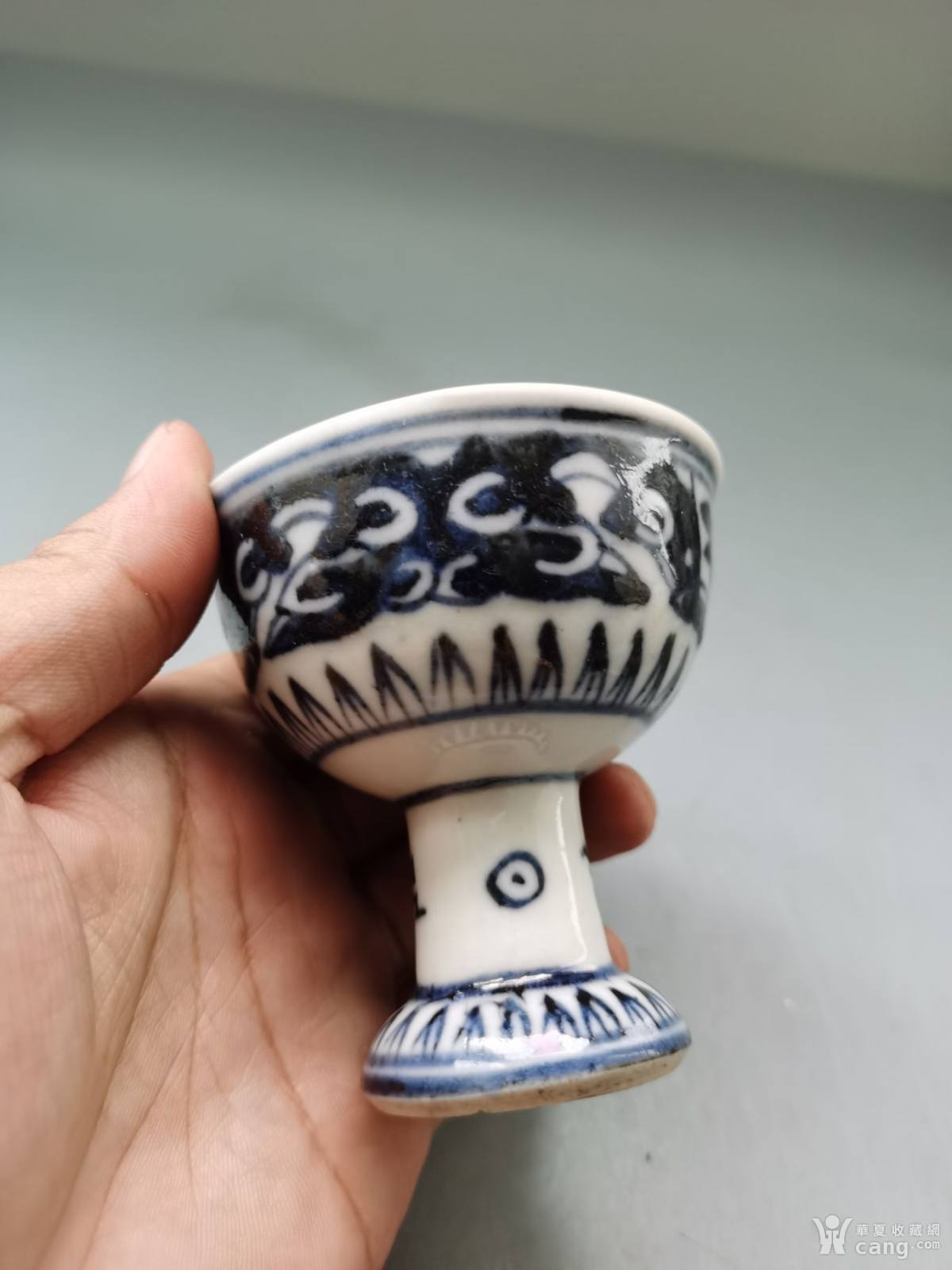 乾隆青花夔龙高足杯