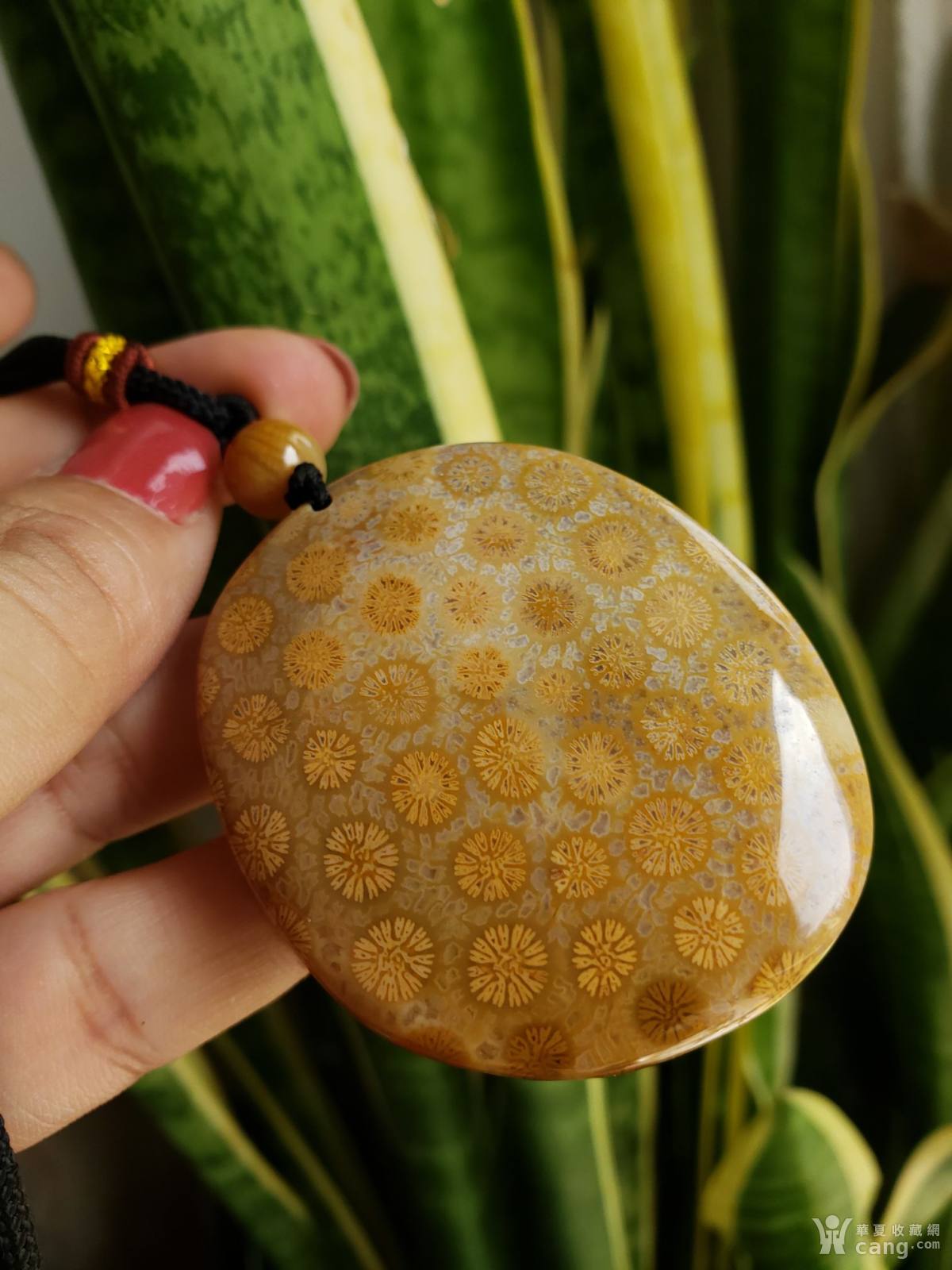 玉器 其它 极品老料珊瑚玉双面满花牌吊坠毛衣链手把