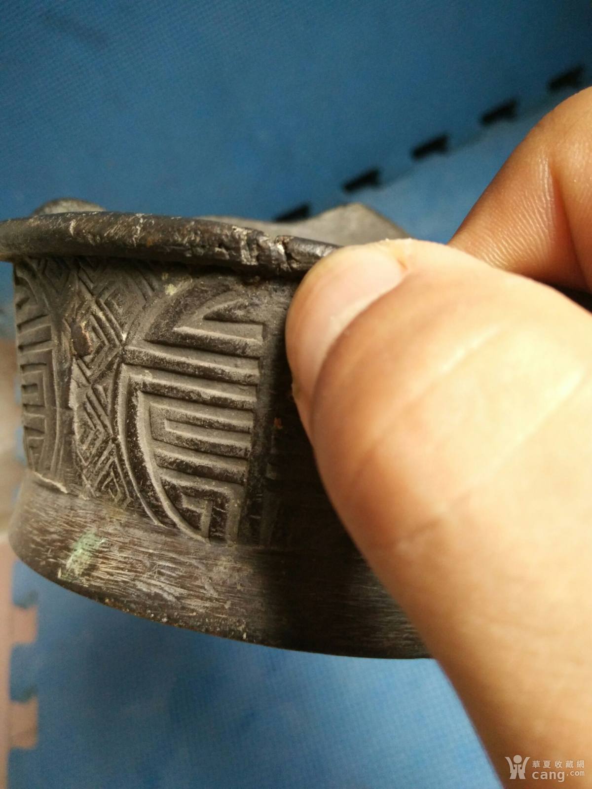 明代精工寿字兽面纹铜熨斗