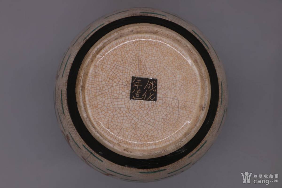 晚清民国 刻"成化年制"款哥窑瓷粉彩刀马人物铁泥大罐