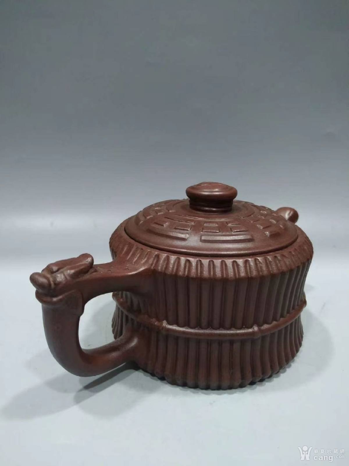 紫砂壶 底款:申屠国洪 泥料:紫泥 工艺:手工 容量:46