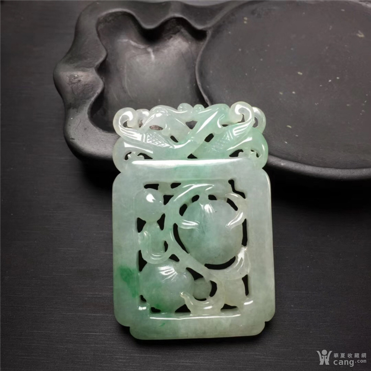 a764解放初糯冰种飘阳绿翡翠三元及第挂佩