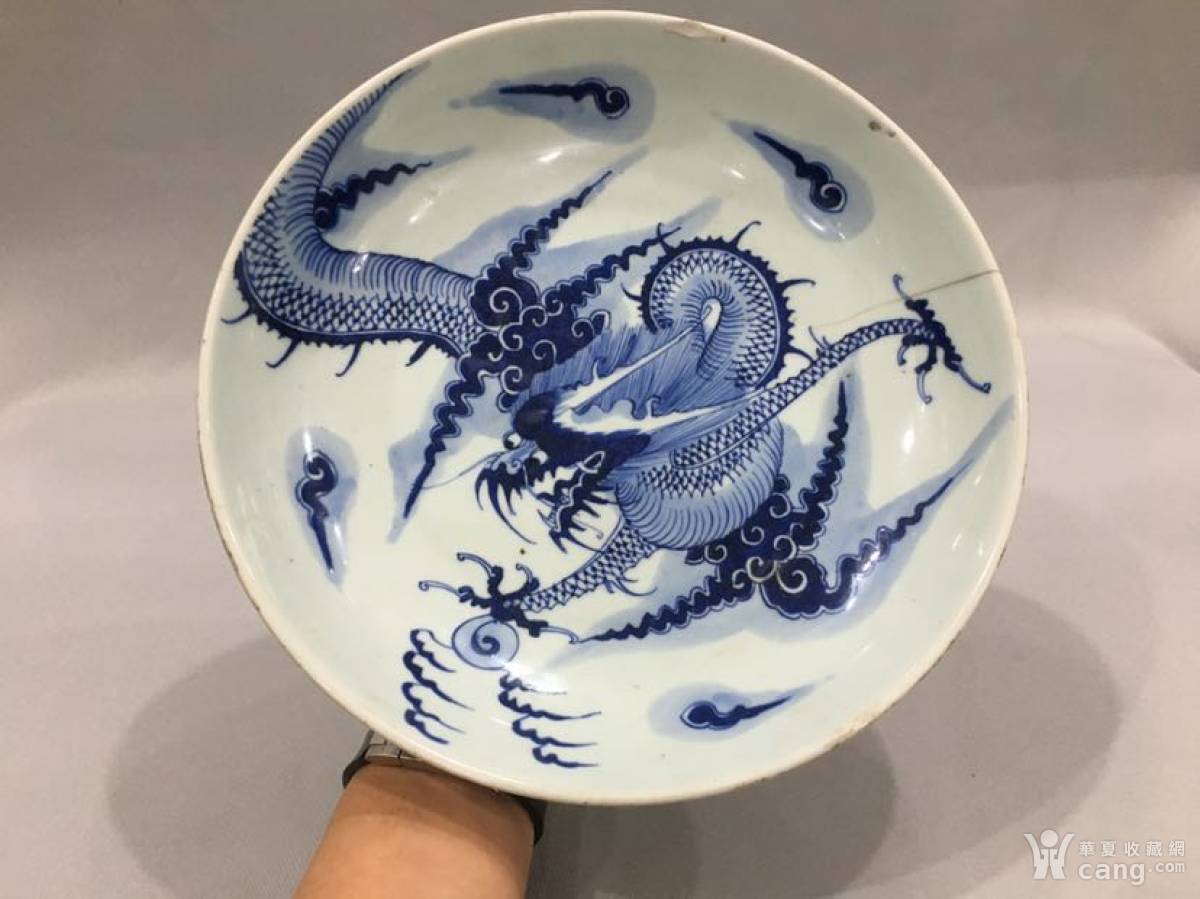 乾隆早期青花过墙龙大赏盘