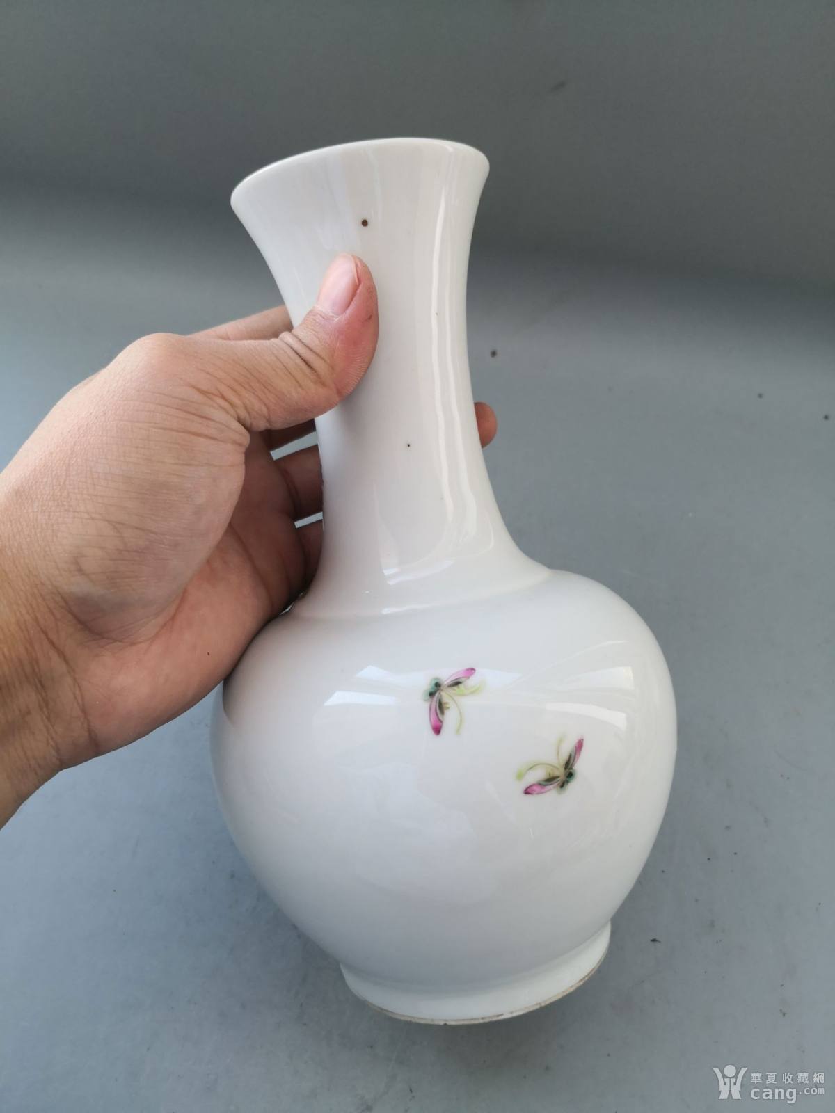 瓷器 民国 建国初粉彩花卉胆瓶