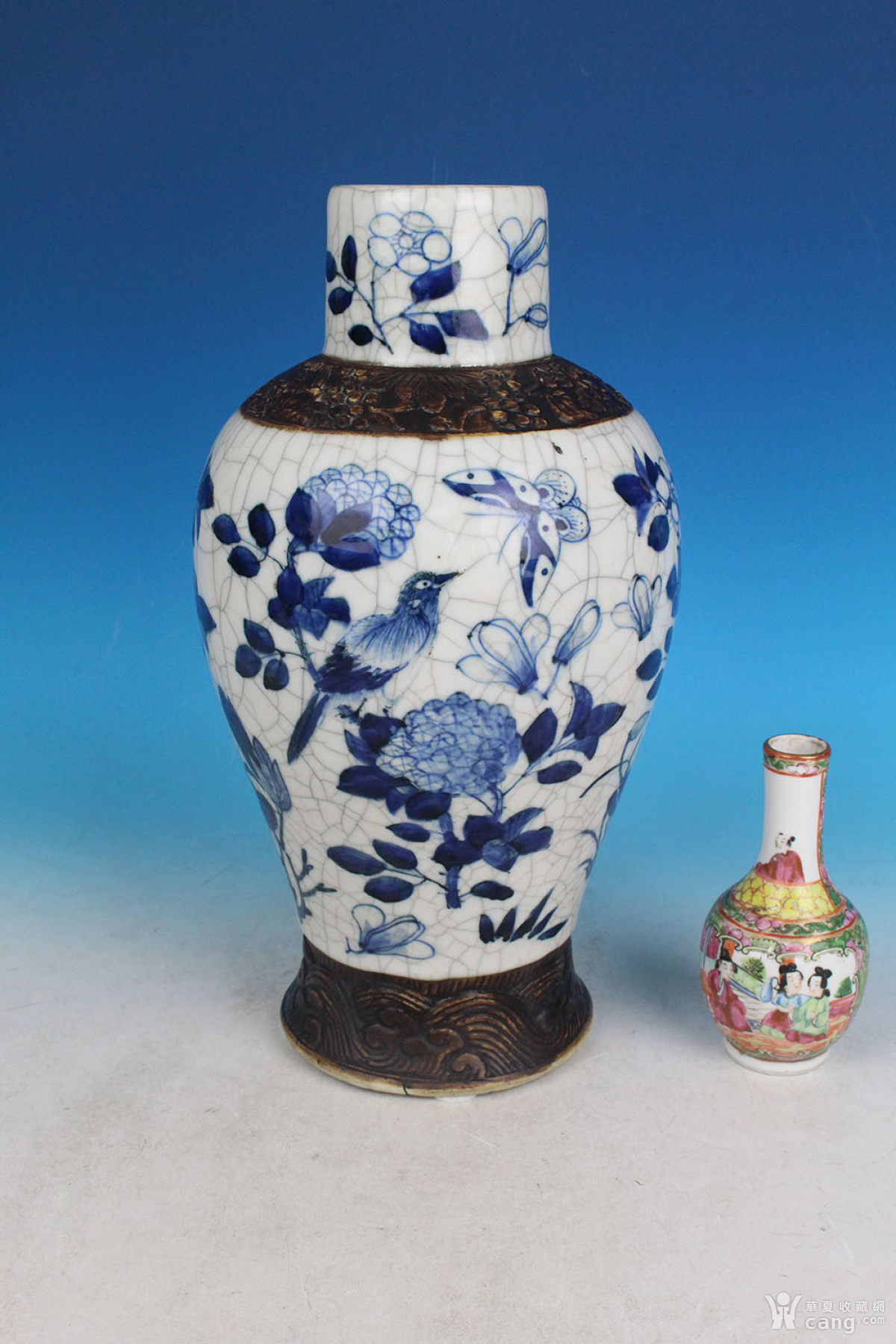 清晚期青花哥釉花鸟纹大瓶>