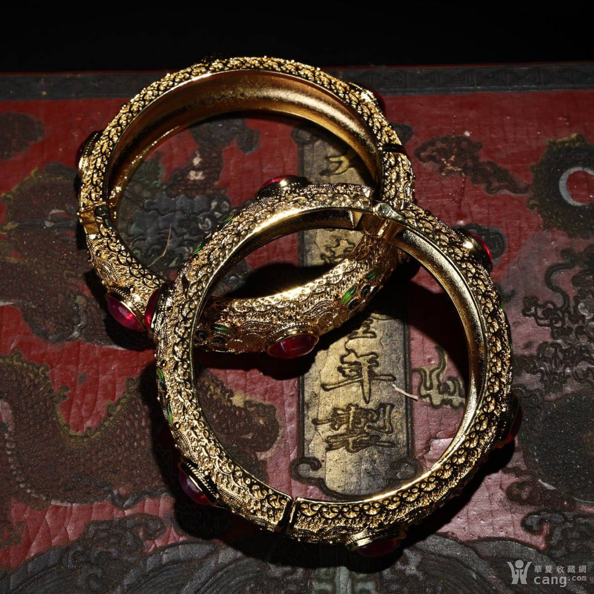 珍品旧藏收清代宫廷御藏罕见花丝鎏金镶嵌景泰蓝红星光宝石手镯一