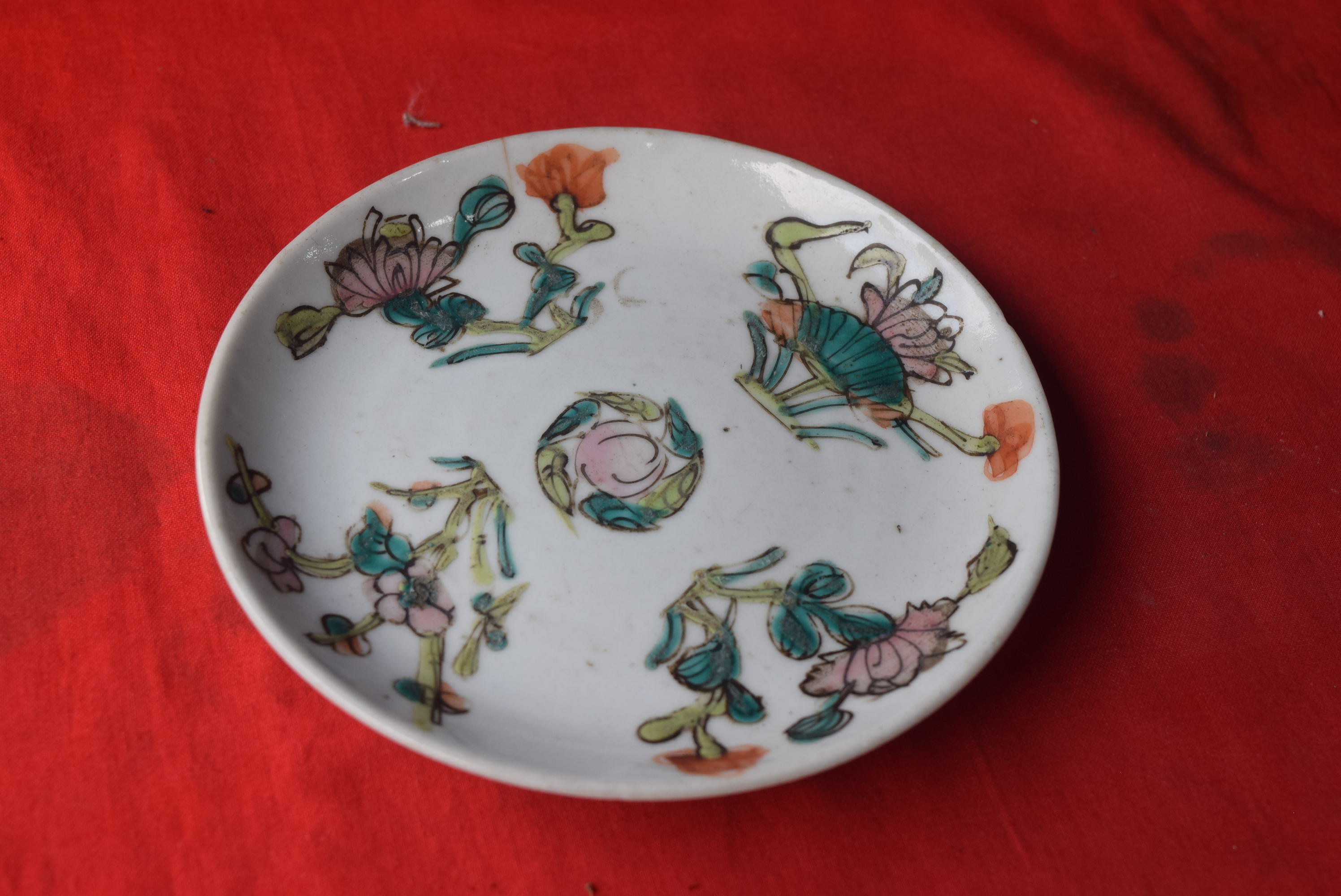 清 墨地粉彩花蝶紋蓋罐 大清同治年制款 中国